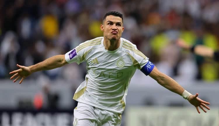 关于皇家马德里观众热烈欢呼!,C罗迎来五赛季出色发挥热度持续攀升的信息-爱游戏官网