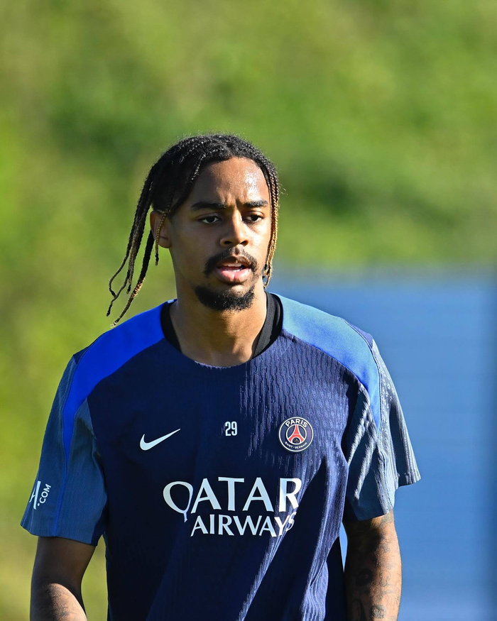 关于巴黎圣日耳曼发布备战花絮,国际比赛日完成体检,NBA季后赛任务艰巨,高层口径保持一致的信息-爱游戏体育下载